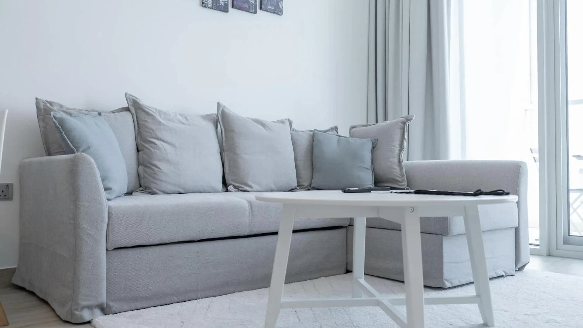 Sleek 1 Bedroom In Studio One Tower With Great Amenities Dubai United Arab Emirates