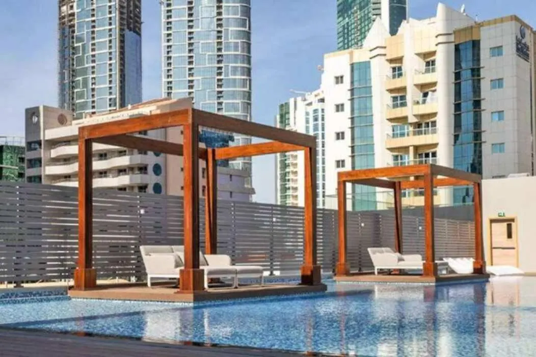 Sleek 1 Bedroom In Studio One Tower With Great Amenities Dubai Apartment