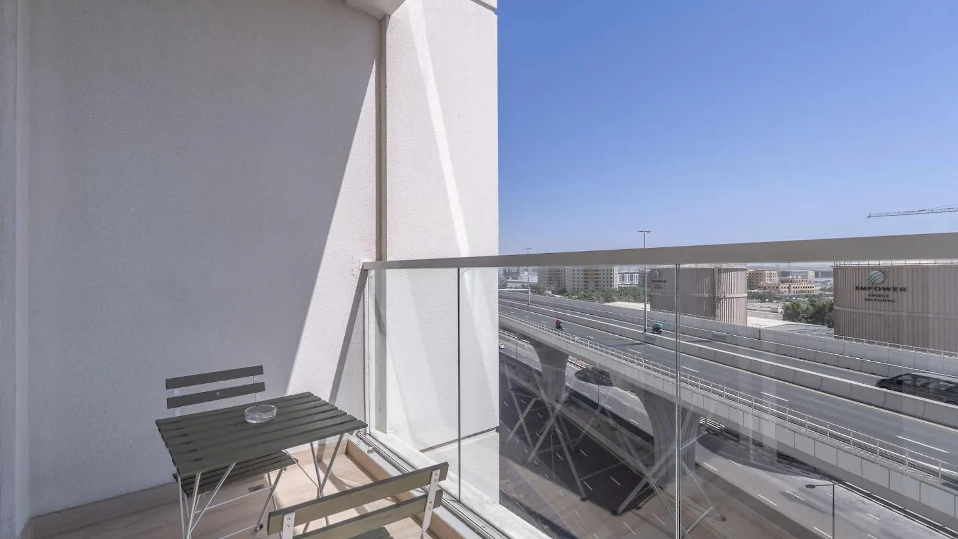 Sleek 1 Bedroom In Studio One Tower With Great Amenities Dubái 0*,