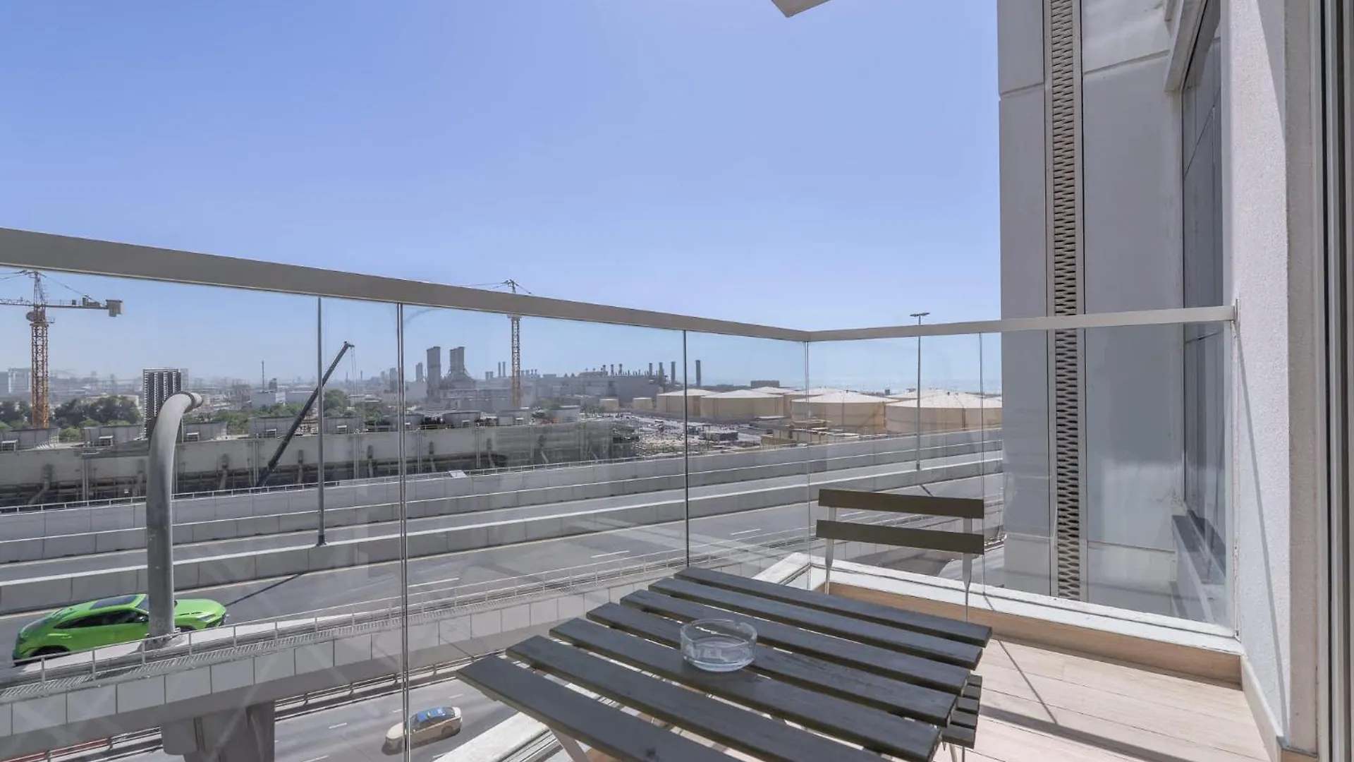 Sleek 1 Bedroom In Studio One Tower With Great Amenities Dubái