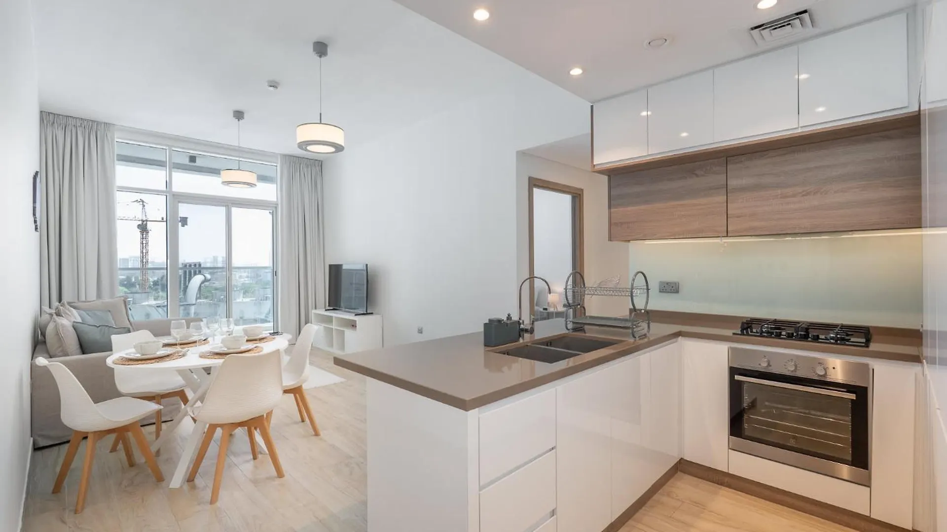 Sleek 1 Bedroom In Studio One Tower With Great Amenities Dubai