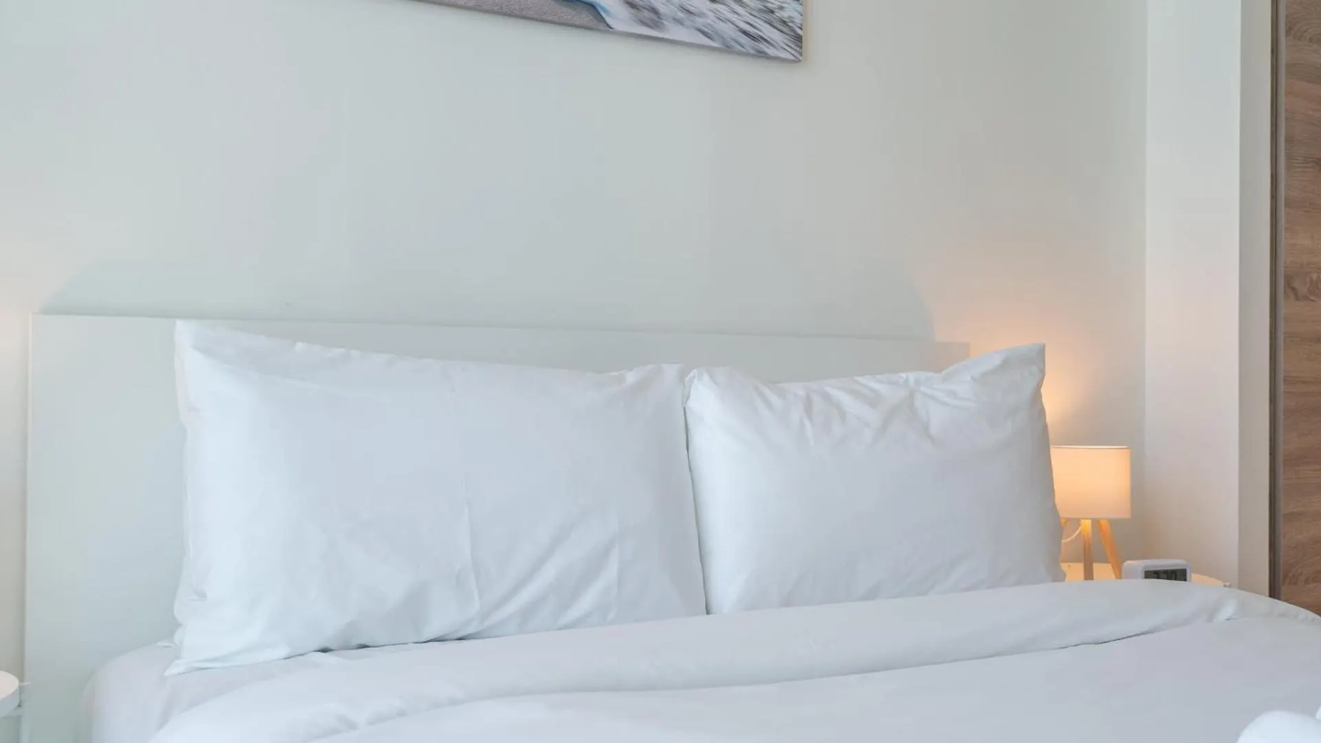 Apartment Sleek 1 Bedroom In Studio One Tower With Great Amenities Dubai