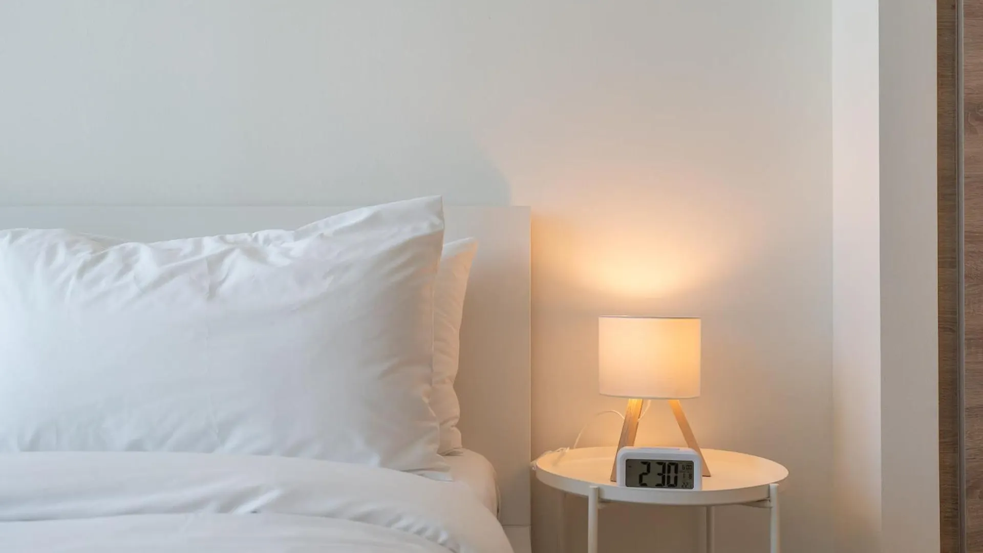 Sleek 1 Bedroom In Studio One Tower With Great Amenities Dubai United Arab Emirates