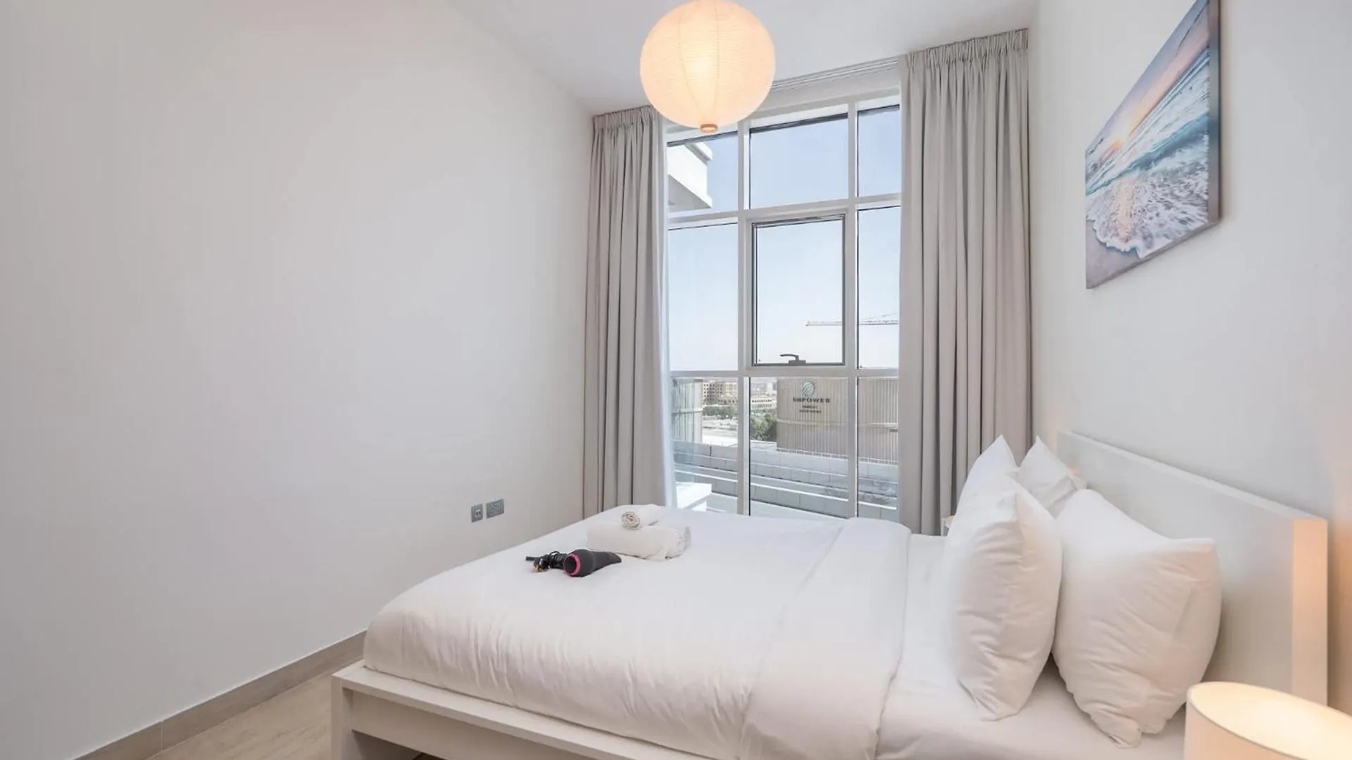 Sleek 1 Bedroom In Studio One Tower With Great Amenities Dubai