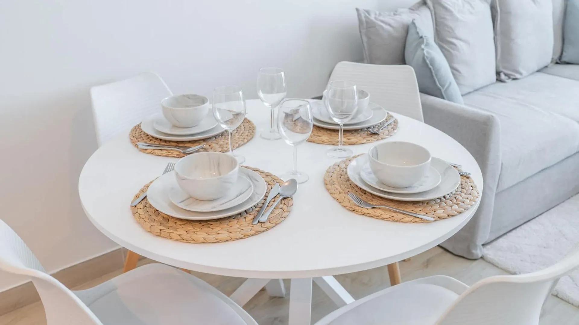 Apartment Sleek 1 Bedroom In Studio One Tower With Great Amenities Dubai United Arab Emirates