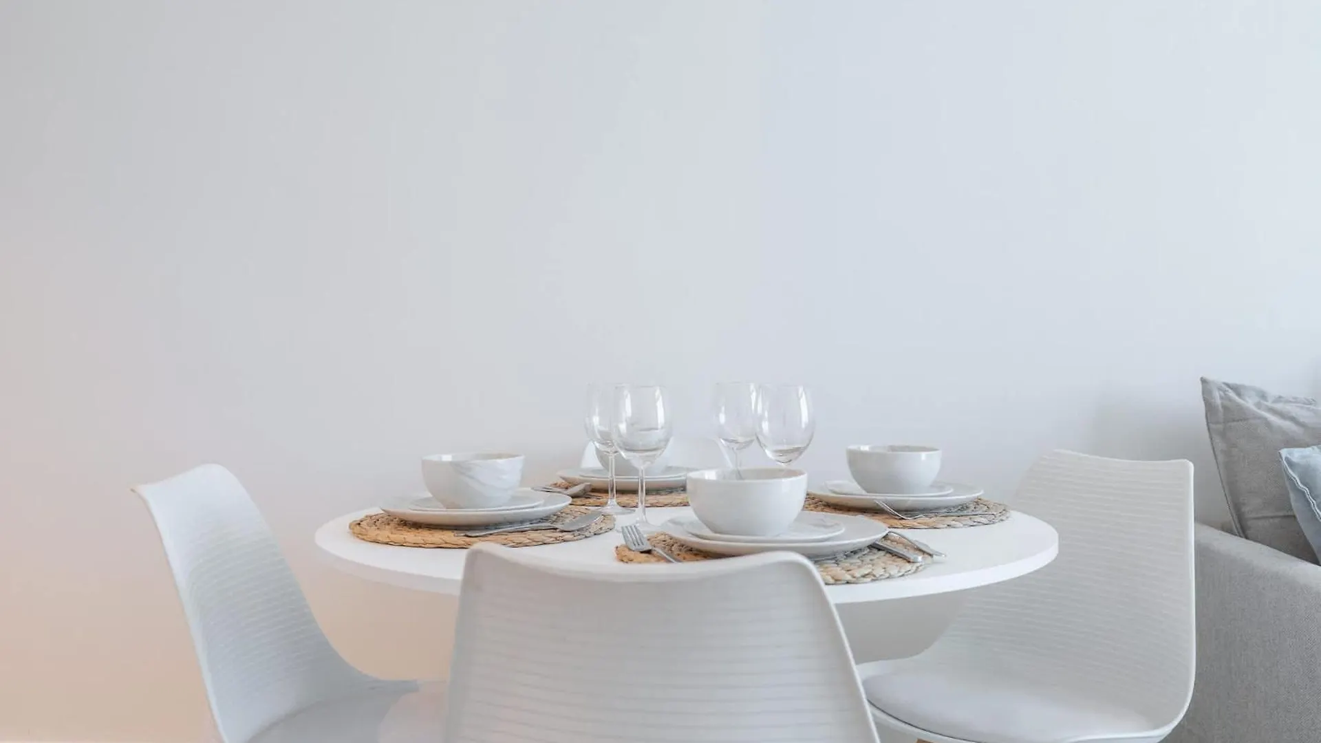 Apartment Sleek 1 Bedroom In Studio One Tower With Great Amenities Dubai United Arab Emirates