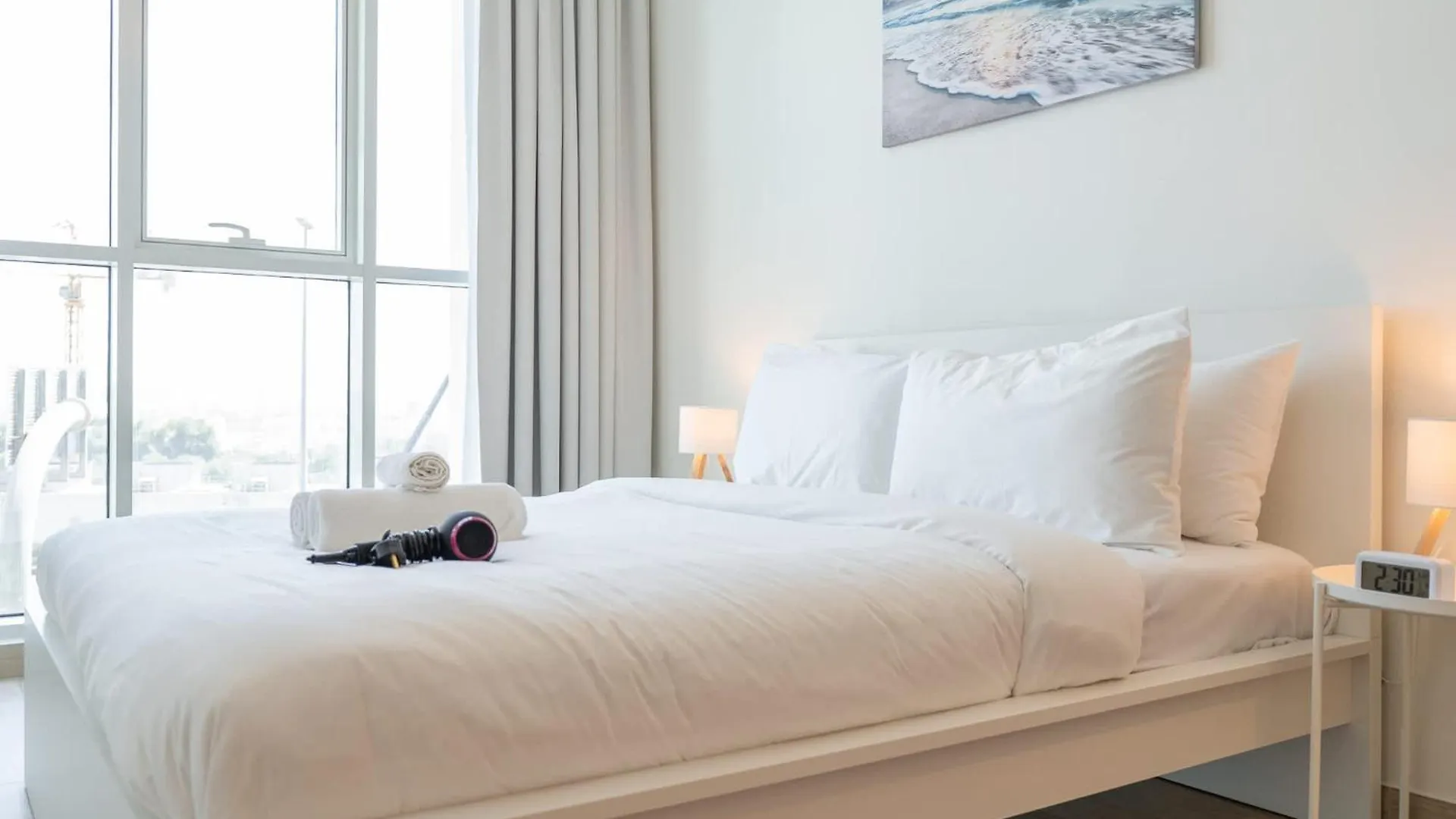 Sleek 1 Bedroom In Studio One Tower With Great Amenities Dubai
