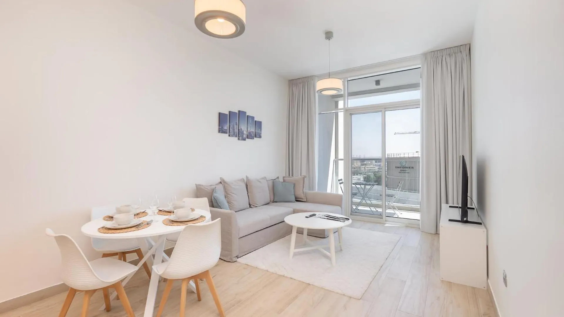 Sleek 1 Bedroom In Studio One Tower With Great Amenities Dubai 0*,  United Arab Emirates