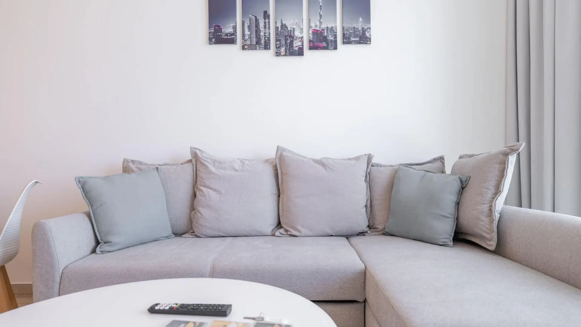 Apartment Sleek 1 Bedroom In Studio One Tower With Great Amenities Dubai